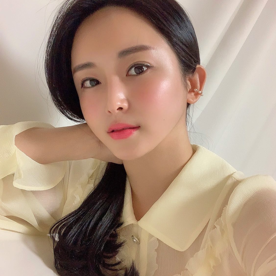 삐약삐약🐣

추울땐 붙임머리 sunnnmi_ 
중한날 이어커프 jubiler_official