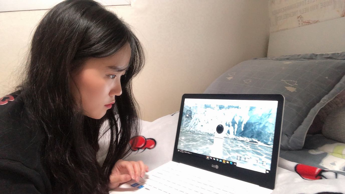 #광고 

강제집순이인 요새..ㅠㅠ
집에서 온택트 전시를 관람했는데용😌
🌀LG 시그니처 아트갤러리🌀는 언제 어디서나 온라인으로 관람할 수 있답니당!! LG 시그니처 예술적 가치를 전시를 통해 확인할 수 있어서 특별했던것같아요☺️☺️

그리구 PC나 모바일로 화면을 360도 회전시키면서 다양한 각도로 관람할 수 있어서 신기방기🤩🤩🤩
모두들 LG 시그니처 아트갤러리에 방문하셔서 직접 전시를 관람해보세요>___<💙

#광고 #LG시그니처 #아트갤러리 #초프리미엄가전 #LG시그니처아트갤러리 #LGSIGNATURE #ARTGALLERY #LGSIGNATUREARTGALLERY #온택트갤러리