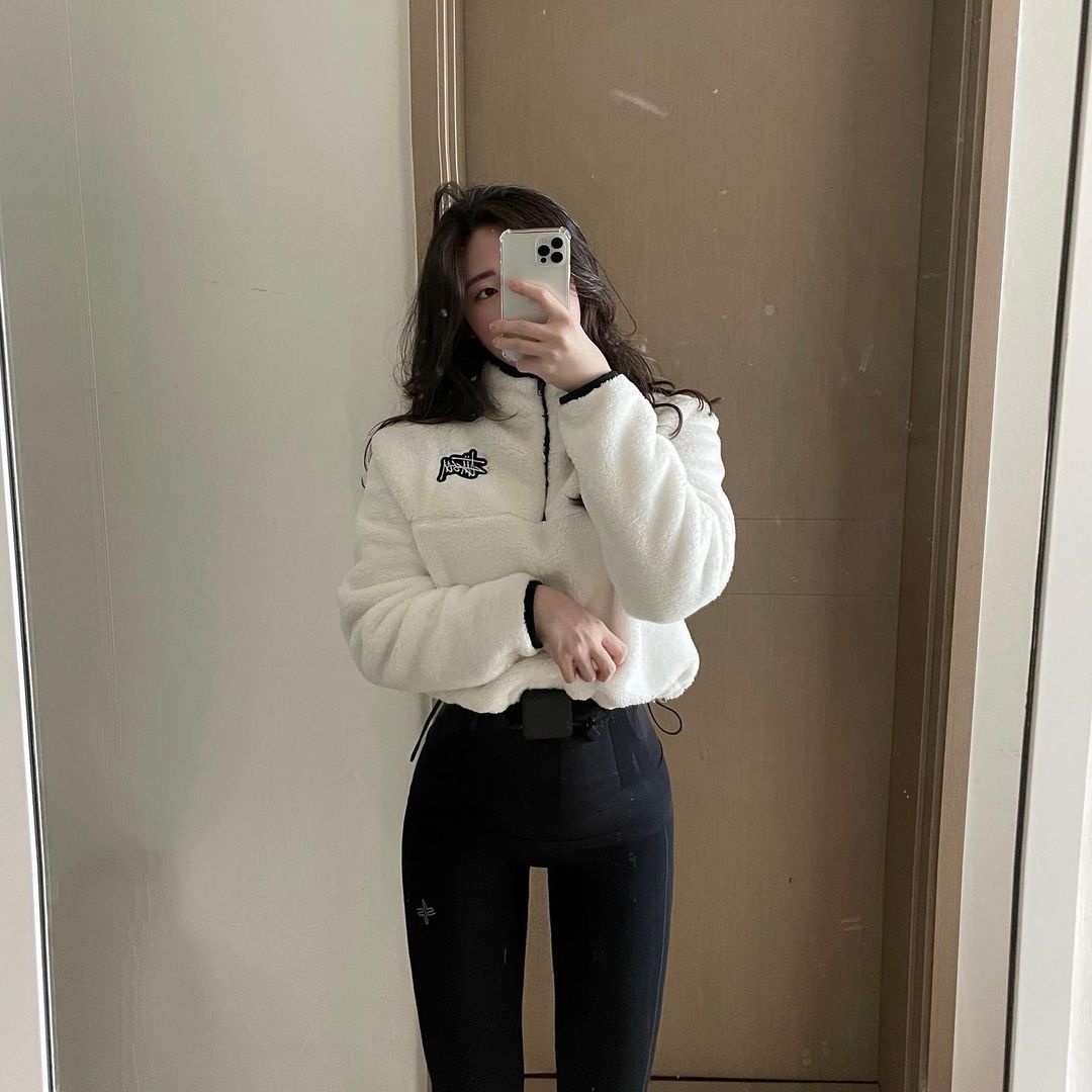  “#협찬#AD 학기 중에 포동포동 붙은 뱃살 빼기 시작 ٩( 'ω' )و - 공부하면서도 입고 있기만 하면 미세전류로 다이어트가 된다니…”