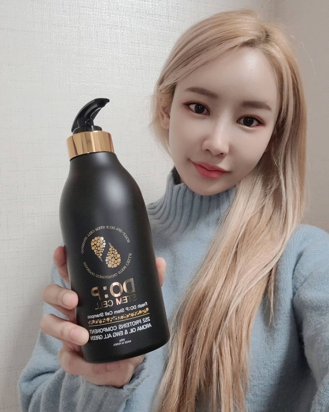  “#광고 모근을 확잡아 주는 모근 강화 탈모샴푸!!!! 두피 모근 부터 꽉 잡아 주어야 하는거 아시죠? 줄기세포 앰플을 샴푸 한병에!!! 천연 계면 활성제로 두피에 자극은 줄이고 세정력은 높여주고 수분 가득한 모발로 바꿔줘요~^^두피 브러쉬도 함께…”