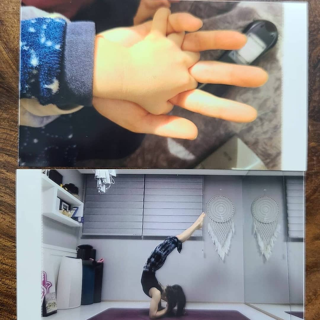 나의 언니를 응원합니다 !💕

Reposted from donglimyoga #기부요가수업을 하려고 합니다.

이렇게 소소한 걸 뭔가 거창한듯이 글을 쓰는게 너무 부끄럽지만, 용기를 내어봅니다.

유난히 매서웠던 요 며칠, 유난히 아이에 대한 기사가 많았습니다.

마음이 너무 아팠지만, 차마 자세한 이야기는 볼 엄두도 나질 않았어요.

머릿기사만 봐도 숨이 막히고 숨이 안쉬어질 것 같아서 무서웠습니다.

그런데 한편 그런 제 모습이 방관자에 머무르고있다는 생각에 마음이 무거웠어요.

슬프다고 하면서 다시는 일어나지 않았으면 좋겠다고 하면서 아무것도 하지않는 제 모습이 못마땅했습니다.

그러던 차에, 세윤언니의 "기부"얘기와  래정언니의 "줌활용법"을 듣고 아이디어를 얻어 기부요가수업을 해볼까합니다.

수업료 전액은 도움이 필요한 아이 또는 그 가정에 전달될 수 있도록 할 예정입니다.

코로나의 현실 또한 간과할 수 없기에,

줌을 활용한 1:1수업입니다.

*수업시간 : 1시간~1시간반내외 시간조율
*비용 : 2만원

저의 체력과 시간의 한계에 많은 수업을 하진 못할거같아요.

우선 2월달까지 할 예정이고, dm을 주시면 답을 드릴게요.

수업을 들으신 분께 기부내역을 명확히 알려드리겠습니다.

#감사합니다.
#혹시 주변에 관심이 있으신 분들이 있다면 이야기 전해주세요♡