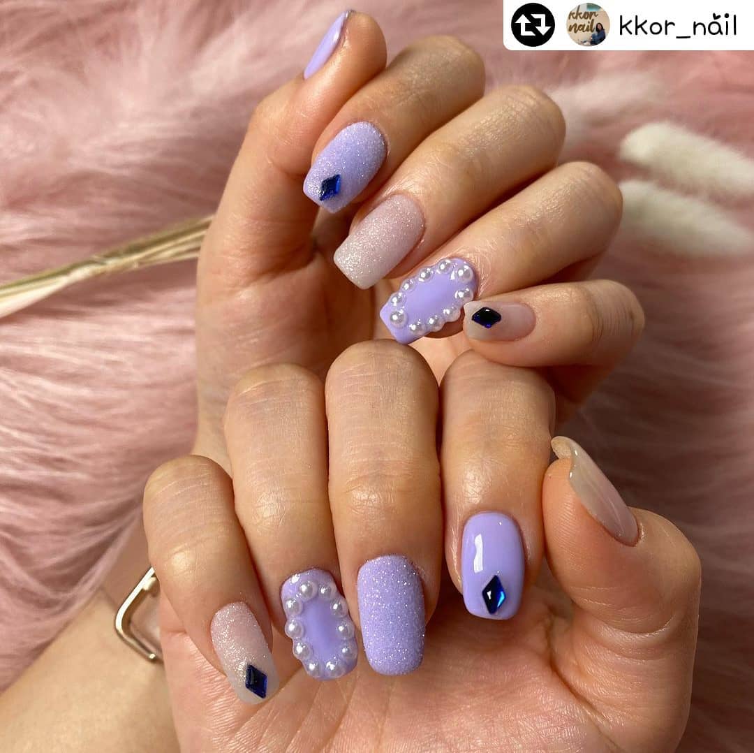#첫줄앙영
#네일아트
너무 마음에 들어서
리그램💜
.
.
.
.
.
#리그램은처음이라#💜
#꼬알네일#아예삐다
.
.
.
.
.
#리그램 - kkor_nail by get_regrammer
이달의아트♥️ 셀프네일하시는 고객님, 이번에는 샵에서 받기✨

저 유튜브도 구독하고👍 센스쟁이🤩

글리터 - #뿌링글 pochit_nail 
✔️3인 동시관리가능
둘째,넷째 일요일 휴무(경기지역화폐가능)
⠀
1. 모든 고객님, 최대 5프로 적립!!
2. 추가되는 모든 아트 및 파츠 10%~ 최대 50%할인
3. 발각질 10%할인
4.속눈썹 리터치 기간 한달
⠀
💞이달의아트가 많은샵
🎈세균을 다 죽이기 위해 멸균기가 있는 소독존
🎈남자분들 / 발관리 하기 부끄러우신 고객님들을 위한 개인패디존
🎈같이 오신 고객님들 기다리실 수 있는 예쁜 휴게공간
🎈마무리까지 기분좋게 스타일러 서비스
🎈편하고 위생적인 네일/문제성발/속눈썹 /왁싱 관리 가능

✨예약시 말씀해주세요✨
성함
연락처
예약날짜
원하시는시간대
관리받으실 내용

⠀
예약 및 수강문의 - 010.7100.5742
