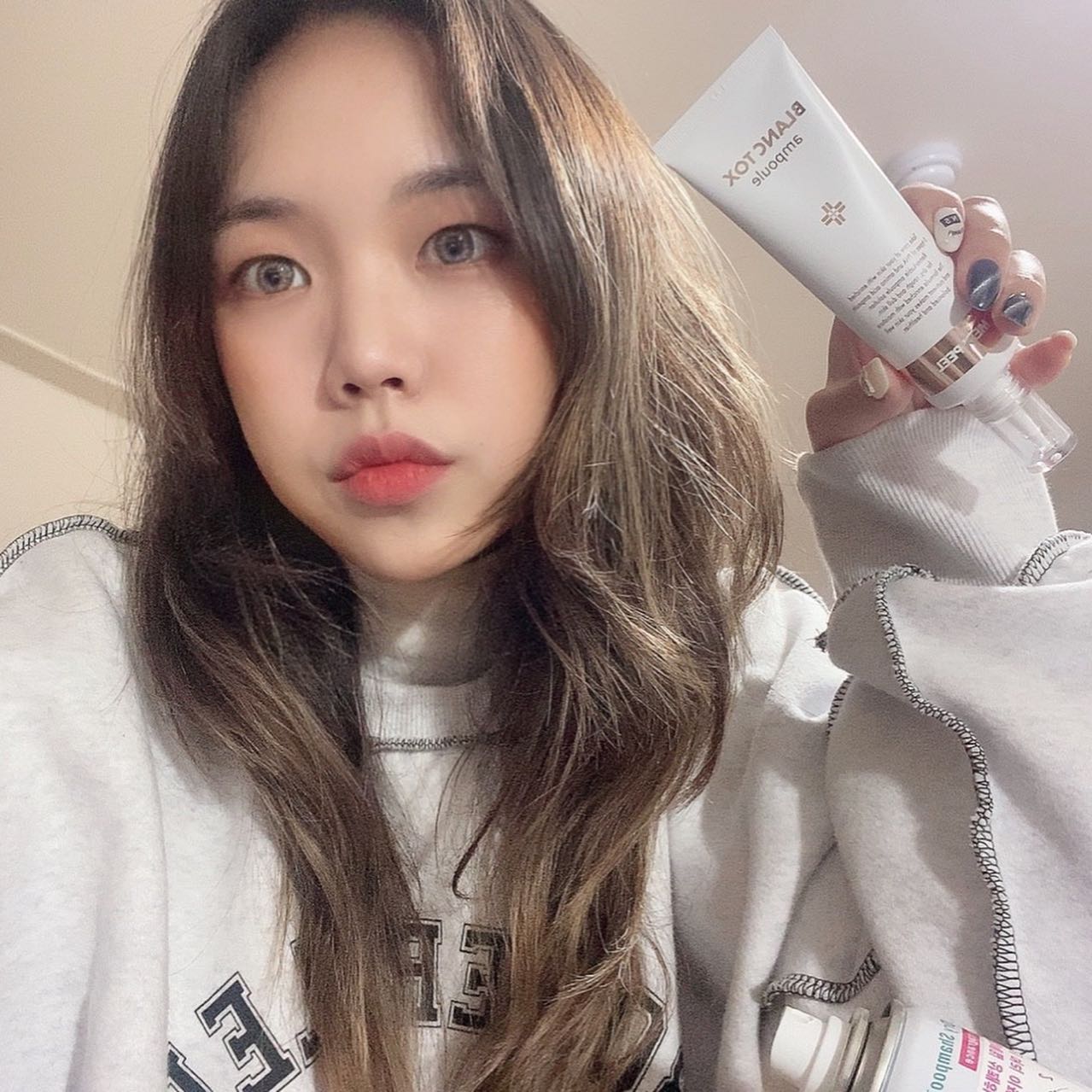 #협찬#파랑리뷰#메디필#제품제공
⠀
수분필링성분인 3가지 PHA로 각질을 케어! 톤 광 밀도까지 한 번에 케어하는 블랑톡스 밀도 앰플🤭
⠀
메디필은 나혼자산다에서 손담비님이 실제 사용하며 화제가 된 브랜드인데요 요즘 TV광고에서도 많이 뜨는 제품이죠!! 

⠀
따가움, 건조함, 붉어짐 없이 각질 관리를 할 수있어서 넘 좋은 거 같아용💕😚💕
⠀
⠀ ⠀
#코스메틱#각질제거#각질#각질관리#앰플#수분앰플#앰플추천#브랜드#메디필#블랑톡스앰플#세럼#각질제거제#셀피#셀카#셀스타그램#첫줄#코덕#맞팔#리뷰어#리뷰#햡찬환영#소통환영