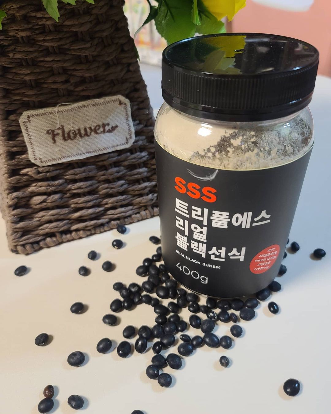  “#제품협찬 ✔국내산 검은 곡물(서리태, 약콩, 흑미) 90%에 비오틴과 맥주효모를 넣은 리얼블랙선식이며, 균형잡힌 영양식사를 대신해서 매일 아침마다 한잔씩 타서 출근하는 바쁜 남편에게 주었어요~^^ 찬우유에 타도 잘 녹고, 다마신후 바닦에 가루가…”