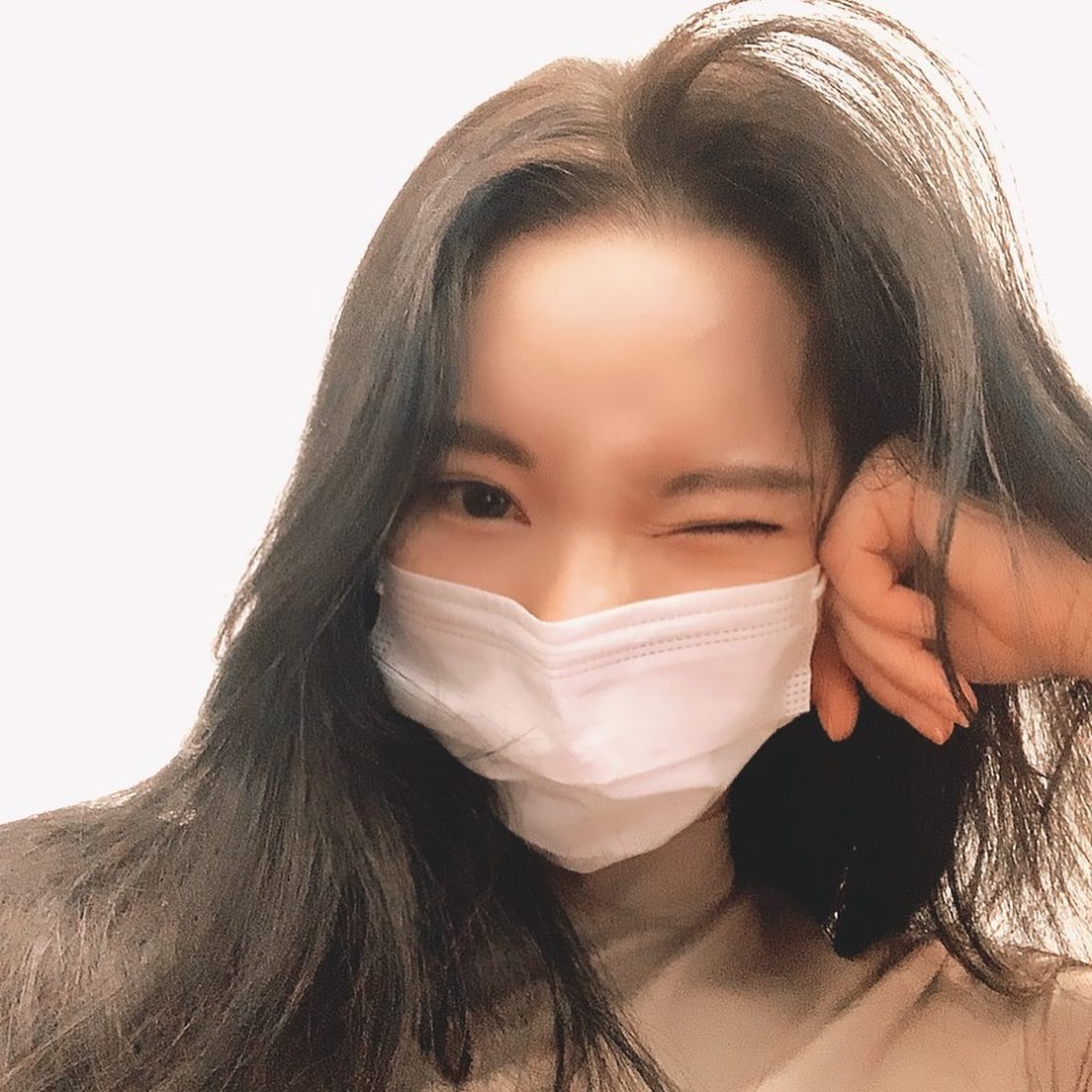작년까지 오늘의셀카 123장 찍던사람
나이먹었나 그 열정 어디로

#이쁘게찍고싶다#나무절려