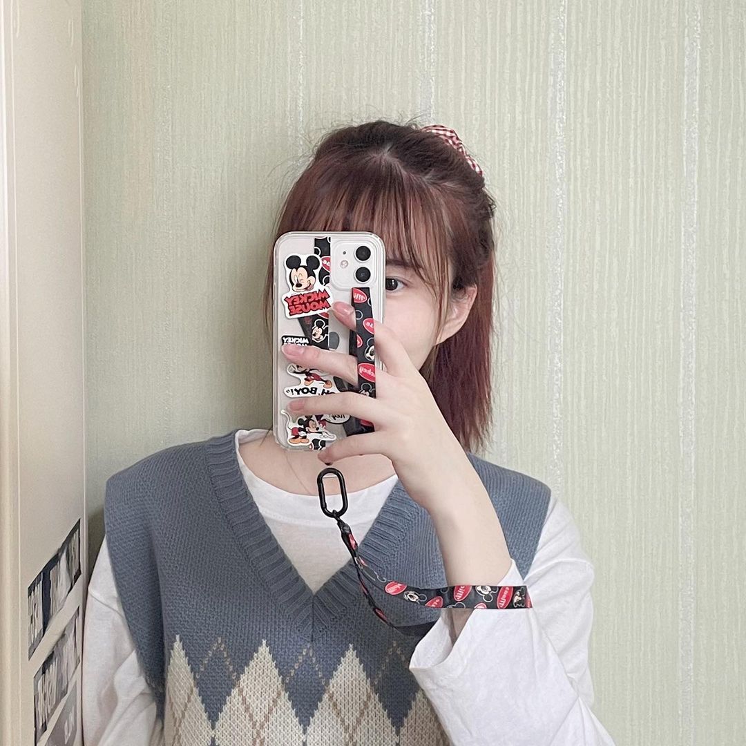  “#협찬 나 처럼 폰 잘 떨구는 사람들 필수템! 트렌디한 디자인으로 요즘 핫한 인기템 하이루프 폰스트랩…”