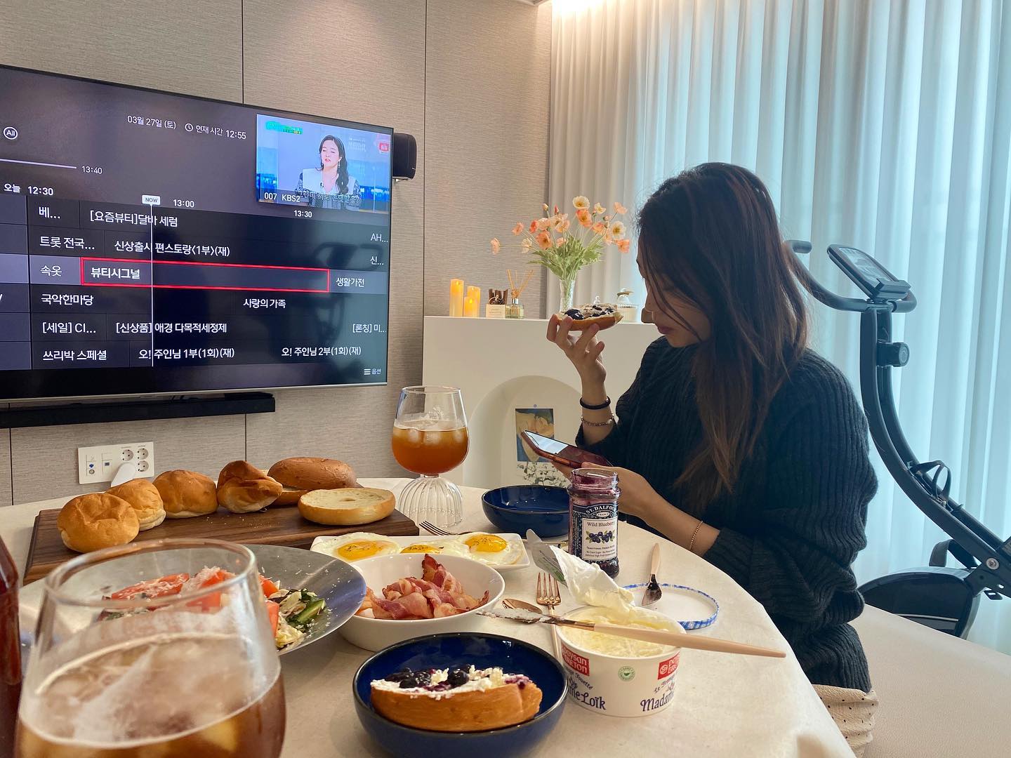 주말 브런치 성공적❤️
마담로익크림치즈와 샹달프잼 꿀조합!
