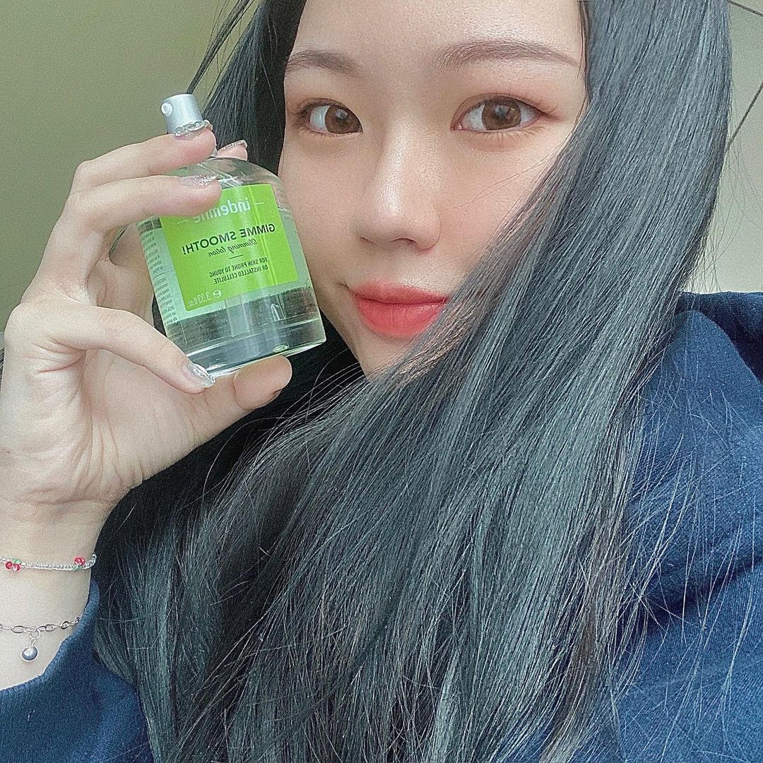  “#협찬#김미쓰무스바디오일세럼 바디오일세럼의 3 in 1보습 탄력 밉상 을 한꺼번에 담은 바디 오일 세럼 >_< 자연 그대로의 식물 에센셜오일로 민감한 피부에도 사용 가능하다는 점 ! 오일이라 소량으로도 많이 바를 수 있어서 가성비 갑이에용…”