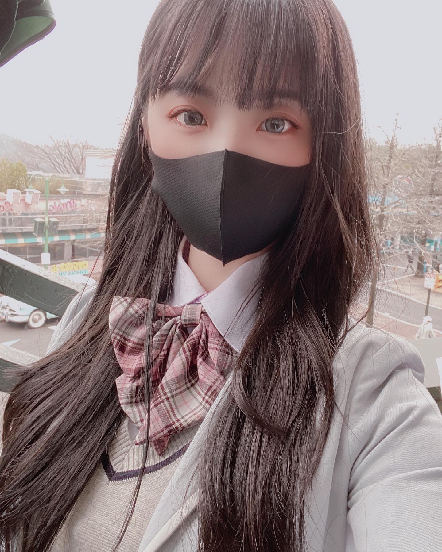 나이 30살에 교복입기🏫
.
.
.
#교복 #감성교복 #감성교복에버랜드 #에버랜드교복 #에버랜드 #환상의나라에버랜드 #날씨흐림 #멀미주의 #놀이기구잼🎢 #나이는못속여😭 #어지러움 #교복샷 #selfie #selca #f4follow