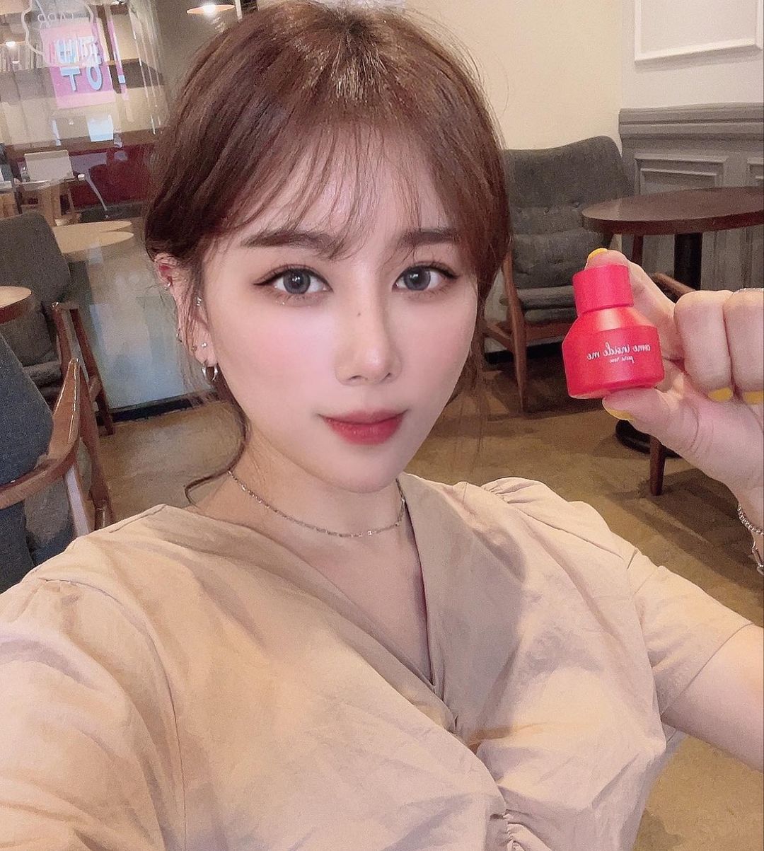  “장미향이 나는 이너퍼품 신경쓰이는 날 속옷에 한방울 톡🌹 다시 빨래하기 전까지 은은한 장미향 계속 남 킁킁 신경 안쓰여서 좋고 향 좋아서 좋고 이거 진짜...👍🏻❤️ ☑️https://bit.ly/3a8wnHD #컴인사이드미 #컴인사이드미이너퍼퓸…”