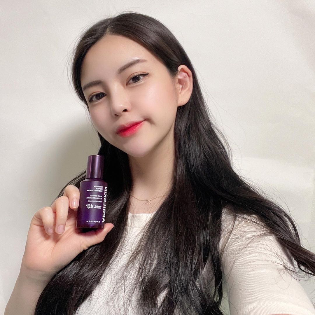  “#협찬#광고 💜에이프릴스킨 콜라겐 펩타이드 플럼핑 세럼💜 저분자 고밀도 콜라겐을 40% 함유해 피부 탄력 가선 인체적용시험을 완료한 제품이에요! 흡수가 빠른 저분자 콜라겐이 함유된 세럼으로 피부 탄력 개선 미백과 주름개선 이중 가능성으로…”