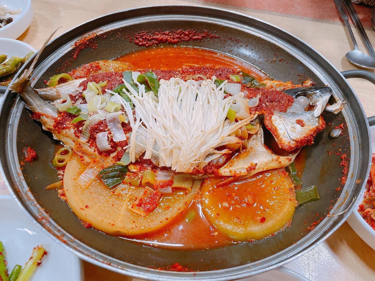안동 일직식당

안동에 왔으니 생선구이랑
생선조림 먹었는데 맛집이네요👍🏻👍🏻 막걸리도 존맛❤️❤️