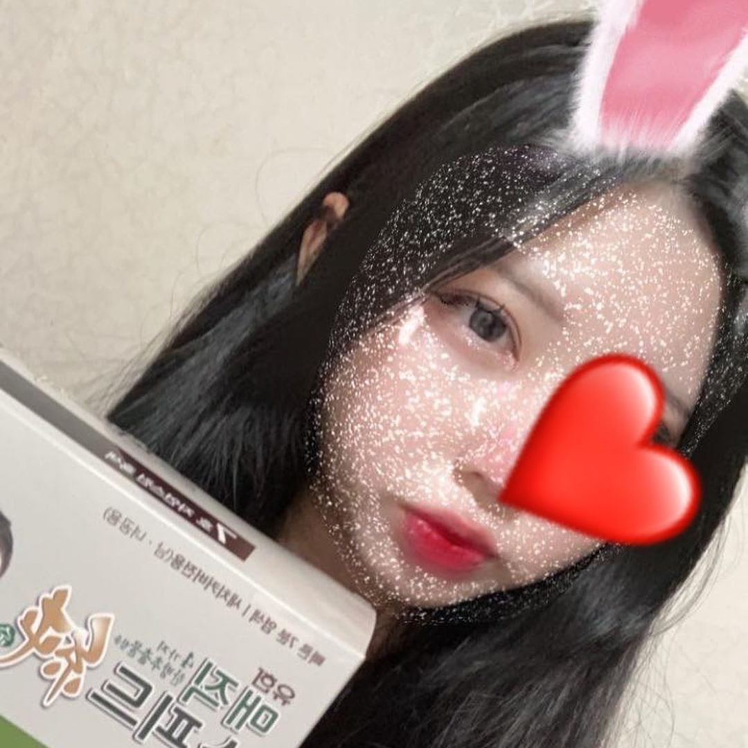  “#협찬 새 치커버전용 염색약이구용 취업준비생, 직장인, 남편 선물용, 부모님 선물용, 부모님 대리 구매로도 조아용 7회분 소분 포장되어 경제적인 염색약이에용 기존 염색약은 애매하게 조금씩 남아서 아까웠는데, 남은 1~2개로 뿌리염색이…”