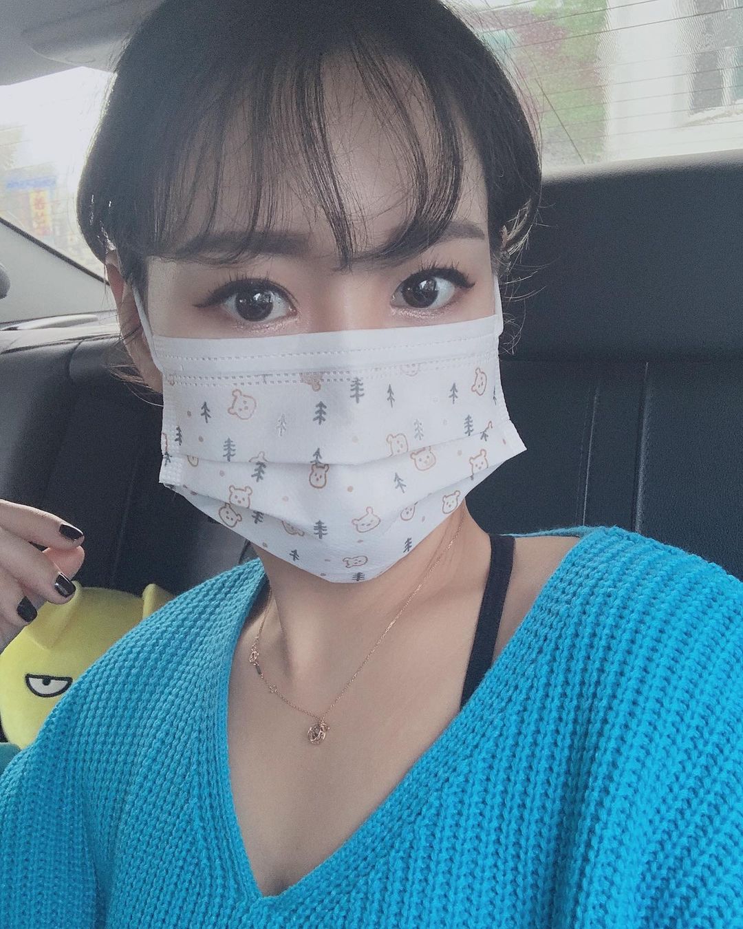  “#광고 #협찬 #코모드마스크 🤍국내산 목화솜필터 🤍300여가지 다양한 디자인 🤍모든 원자재가 국내산 받은 제품 일주일동안 착용해본 개인적인 견해로 도톰한데 안쪽 면이 목화솜이라 그런지 되게 부드러워서 피부자극이 덜 한듯하고 마스크특유의…”