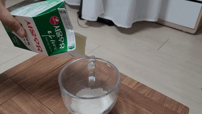 아침에 우유와 함께 초유프로틴 한잔 [초유탄탄프로틴]
