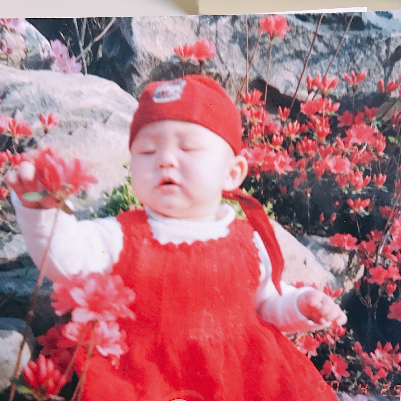 엄마가 직접 만들어 주신 옷

나도 #어린이날 기념으로 내 애기때😙