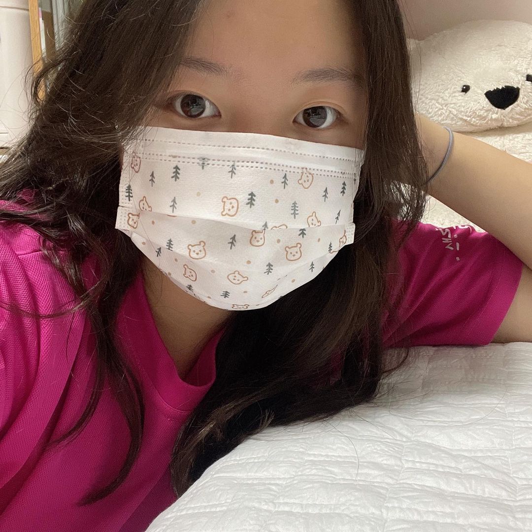  “#협찬 마스크도 이젠 패션이다❗️ 하루종일 착용해야되는 마스크 필수품이 되어버렸는데요 이왕 착용하는거 이쁜게 좋잖아요😍 #코모드디자인마스크 써보시는걸 추천해요 모든 원자재를 국산으로 만들어서 믿을 수 있고 목화솜 필터를 사용해서 숨쉬기가…”