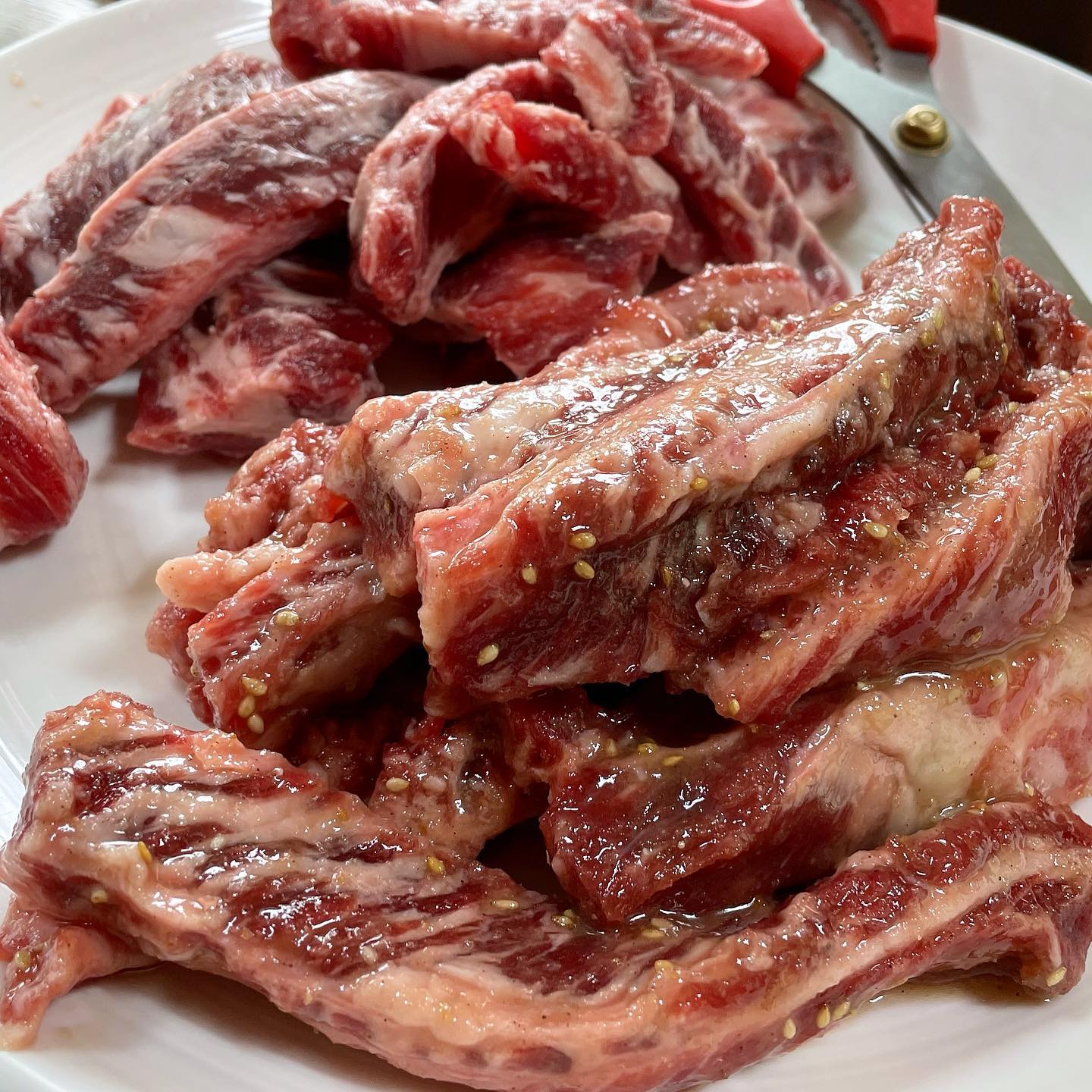 소갈비 맛집!! 사람들 많은덴 역시 이유가 있음 👍😛 생갈비+양념갈비 반반으로 1키로 순삭 👋 ㅋㅋㅋ