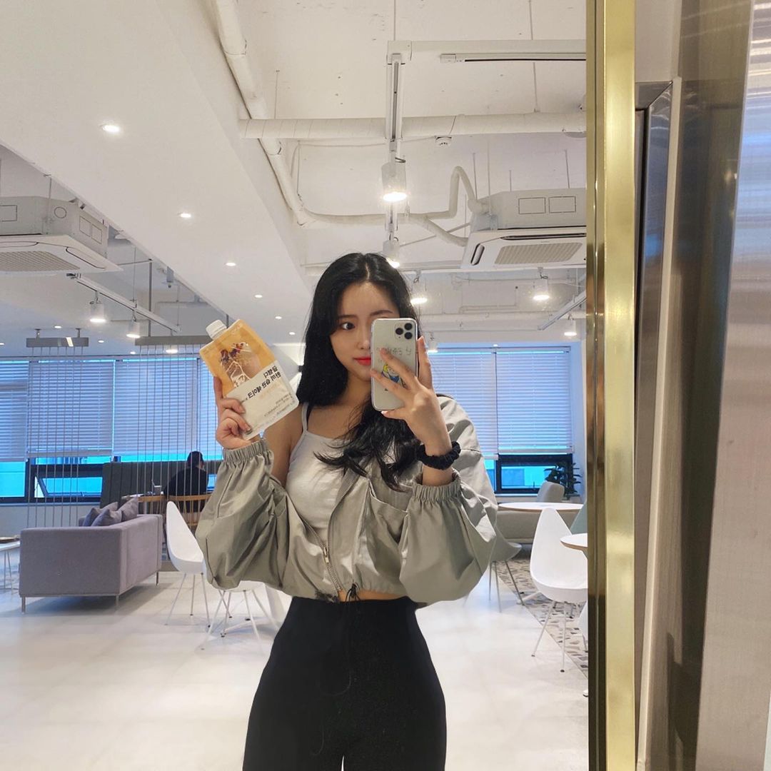  “#협찬 글램디 한끼 습관 쉐이크🐥 ⠀ 관리 중 한끼 식사가 부담스러울 때!! 가볍지만 든든하게 관리할 수 있어요. ⠀ 초코.인절미.말차 그리고!! 얼그레이 🧡 얼그레이 매번 한잔 먹기 칼로리가 부담스러웠는데 식사대용! 음료가능😉 우리 이제 맛있는거…”