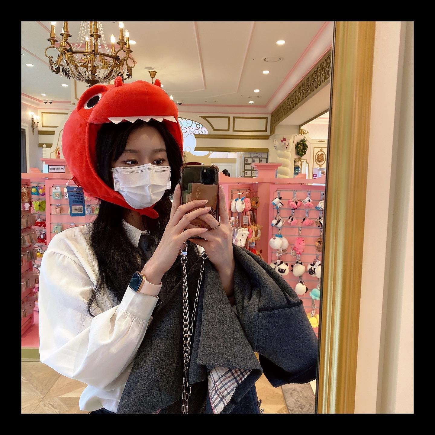 어흥🦖
.
.
.
.
.
.
.
.
.
.
.
.
.
.
.
.
.
.
.
#공룡 #교복 #롯데월드 #잠실 #좋아요반사 #첫줄반사 #댓글반사 #일상 #소통 #26 #맞팔 #인친 #패션 #fashion #오오티디 #ootd #daily #데일리 #style #ulzzang #instadaily #likeforlikes #직장인 #감성 #거울샷 #얼스타그램 #셀피 #selfie #korea #애플워치