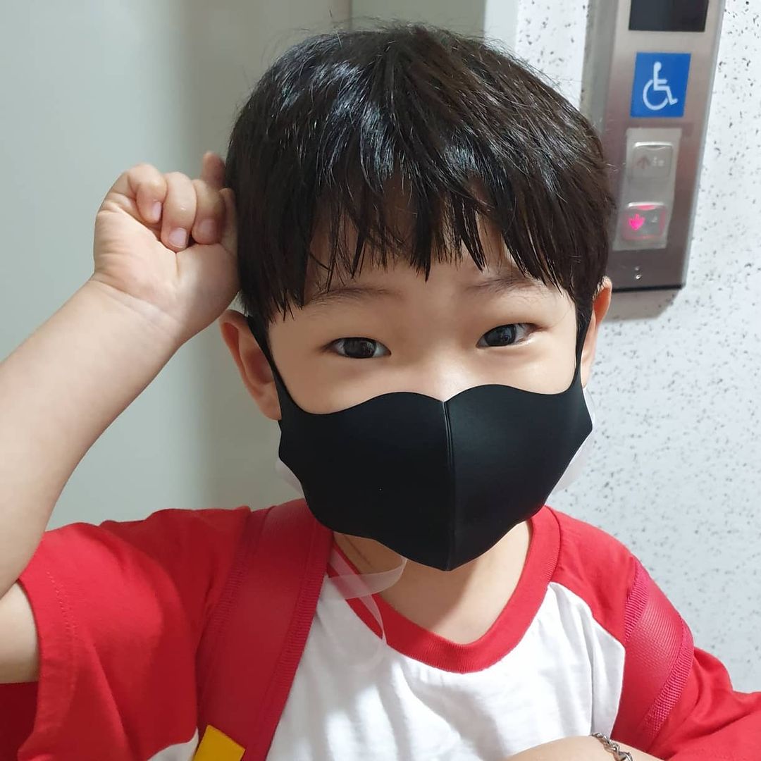 김은소닝 on Instagram: “#에어샷에어마스크#에어마스크스트랩#재사용마스크#팀에어샷#유아마스크#피부저자극마스크#귀편한마스크#협찬 . . 매일매일 마스크써야하는 두번째여름 일회용마스