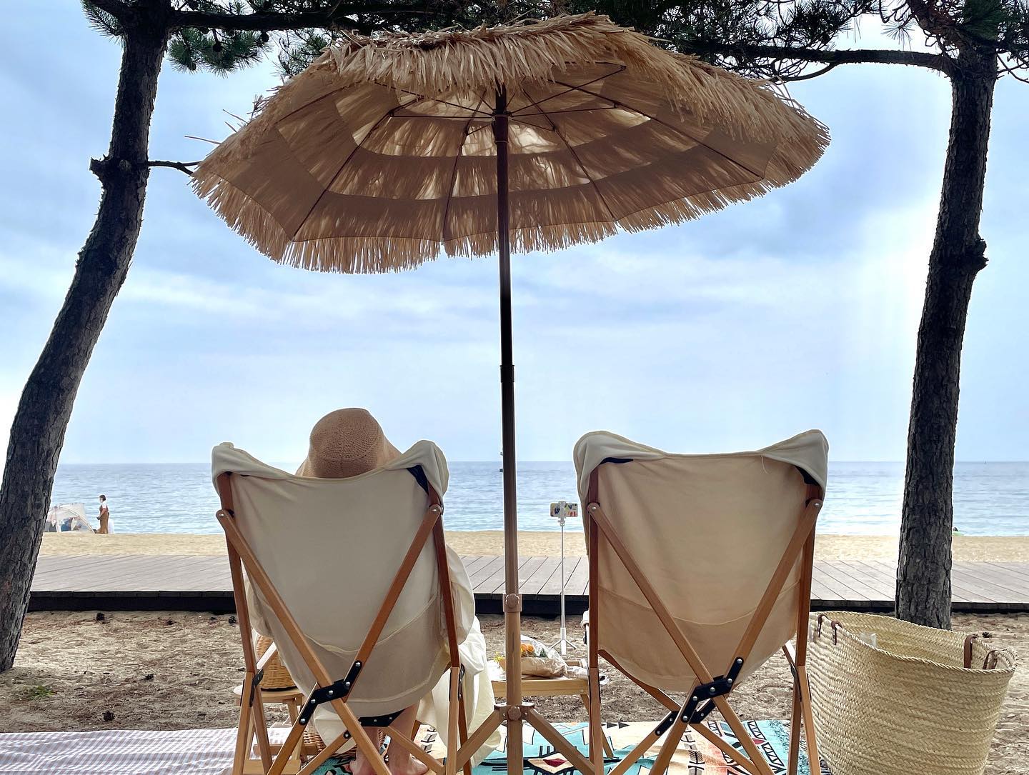 #🦄
⠀ ⠀⠀⠀⠀⠀⠀⠀⠀⠀⠀⠀⠀⠀⠀ ⠀⠀⠀⠀⠀⠀⠀⠀⠀ ⠀⠀⠀⠀⠀⠀⠀⠀⠀⠀⠀ ⠀ 
비가와도 파라솔은 펴야한다는 딸🏖

#경포해변#강릉여행#가족여행#헤이마잇