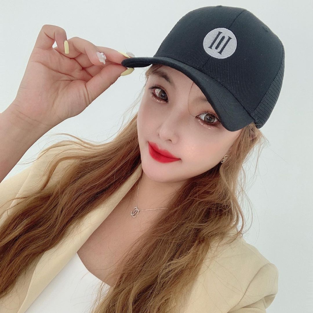 다니 Danii on Instagram: “#협찬 프리미엄 골프 브랜드 마이뷰101!!이번에 봄/여름에 맞는 컬러로 남여 플레이어캡을 런칭했어요👏👏👏 모던하고 프리미엄한 디자인으로 요즘 젊은 골퍼