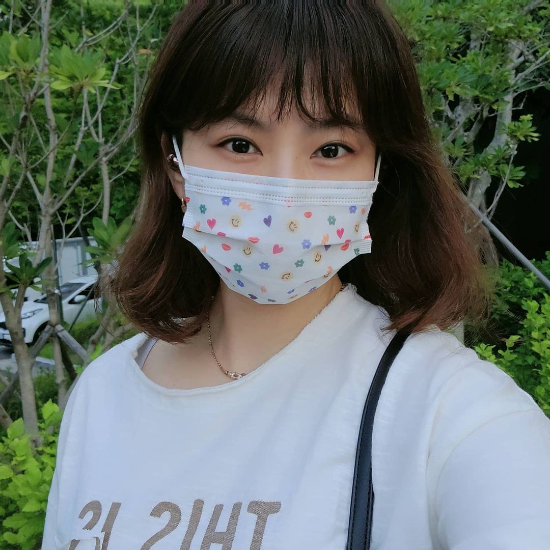 Nadia's today ☺❣ on Instagram: “#제품제공 오늘은 무슨 무늬를 골라볼까 매일 아침 씬나는 고민🍓🍌🫐 . 국내산 목화솜필터 디자인 마스크 100% 국내산 원자재의 목화솜 필터를 사용해 숨쉬기
