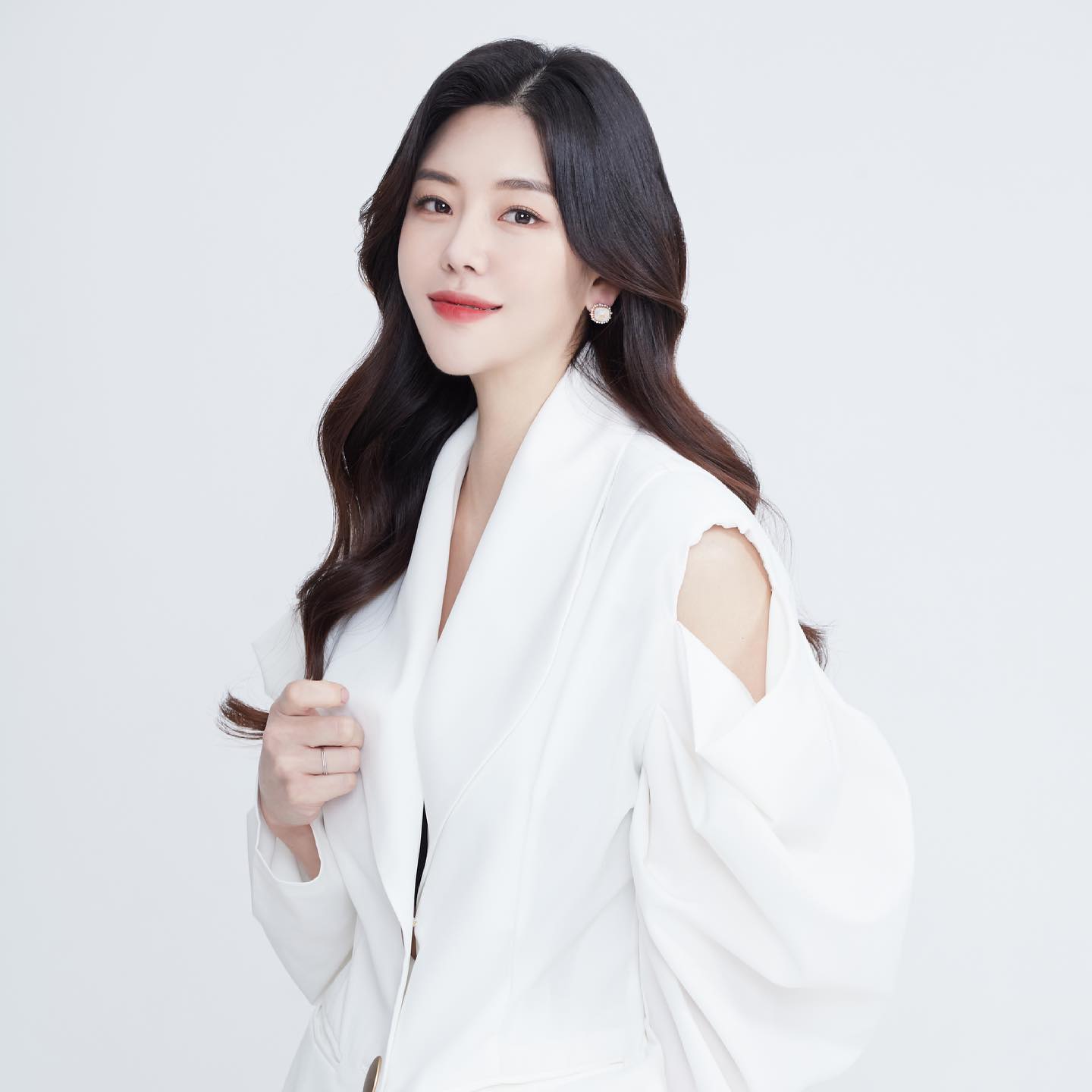프란체스카 생각나는사람 다나와
#압수정 #비원스튜디오 #F75UKAAA