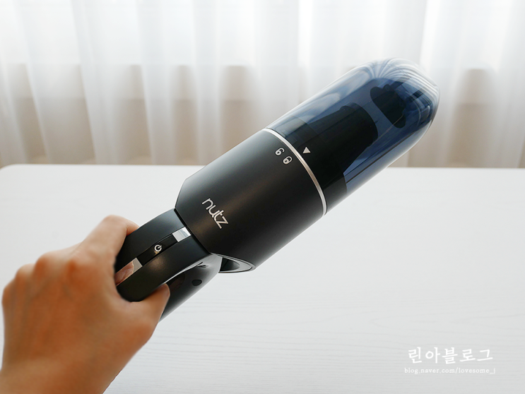 차량용청소기로 사용하고 있는 멜트인 미니청소기