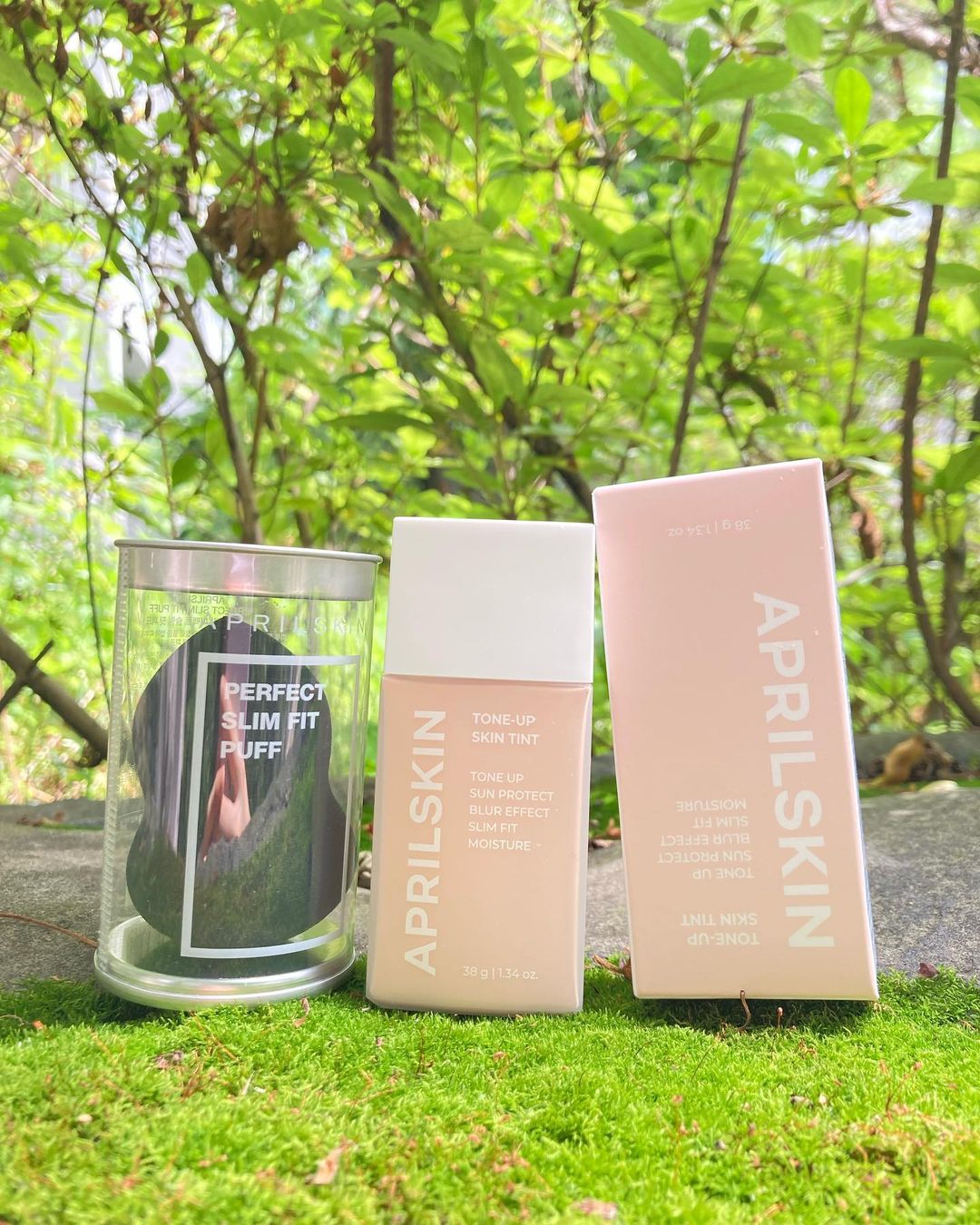 유민 on Instagram: “#협찬 🧡에이프릴스킨 톤업스킨틴트🧡 기존 톤업크림의 한계(백탁, 뭉침)를 뛰어넘은 파데프리템 한겹으로 자외선 차단 + 톤업 + 보정커버까지 한번에!! 스킨 텍스처로