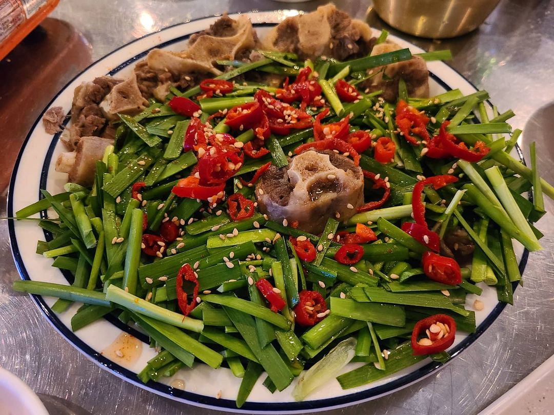 나 경🌷 on Instagram: “. 급으로 부산가서 간곳 대연동 *통령애* 음식도 맛있었지만 직원들의 친절함에 반한곳!! 재방문의사 이백퍼 *_* % . . #부산 #부산맛집 #대연동맛집 #경성대맛집 #통령애