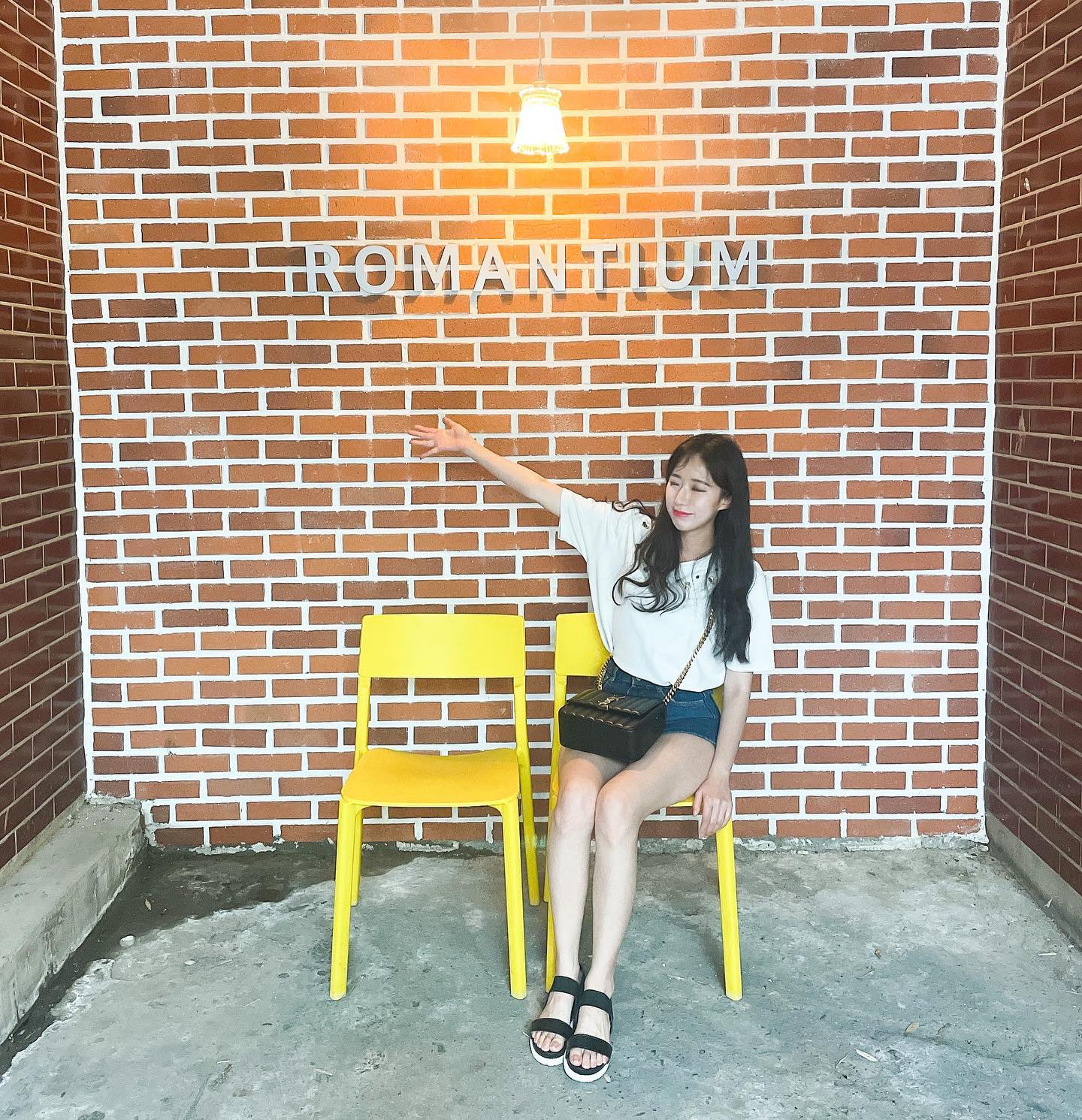전주 카페 로맨티움 2번째 피드❤️
지난번 파란문 사진 찍었던 그 카페에용ㅎㅎ

불금이지만 집에서 보내기🔥
다들 주말 잘보내세용🧡

#전주 #로맨티움 #카페투어