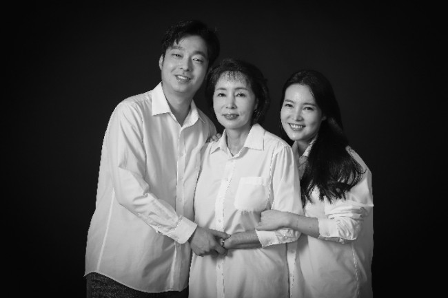 해운대사진관봄날애 에서 가족사진너무 맘에드네요