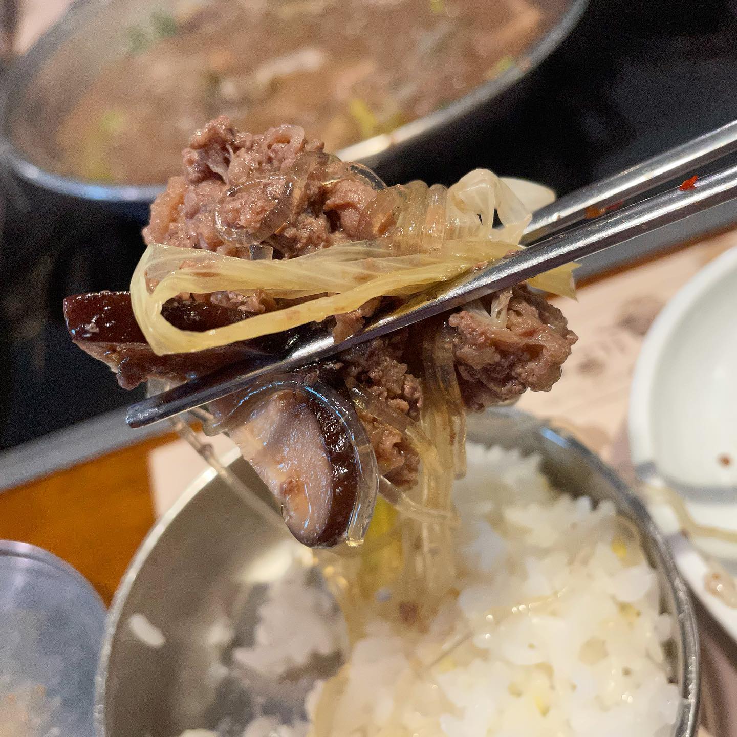마음놓고 허리띠풀고 먹게 되는 곳! 일단 음식이 정갈하고 깔끔해서 앞으로 자주 갈것같아 :) 손님 많은 이유가 다 있었어.. 사장님도 빠릿빠릿하시고 친절하심~ 가족모임으로도 제격. 강추😍