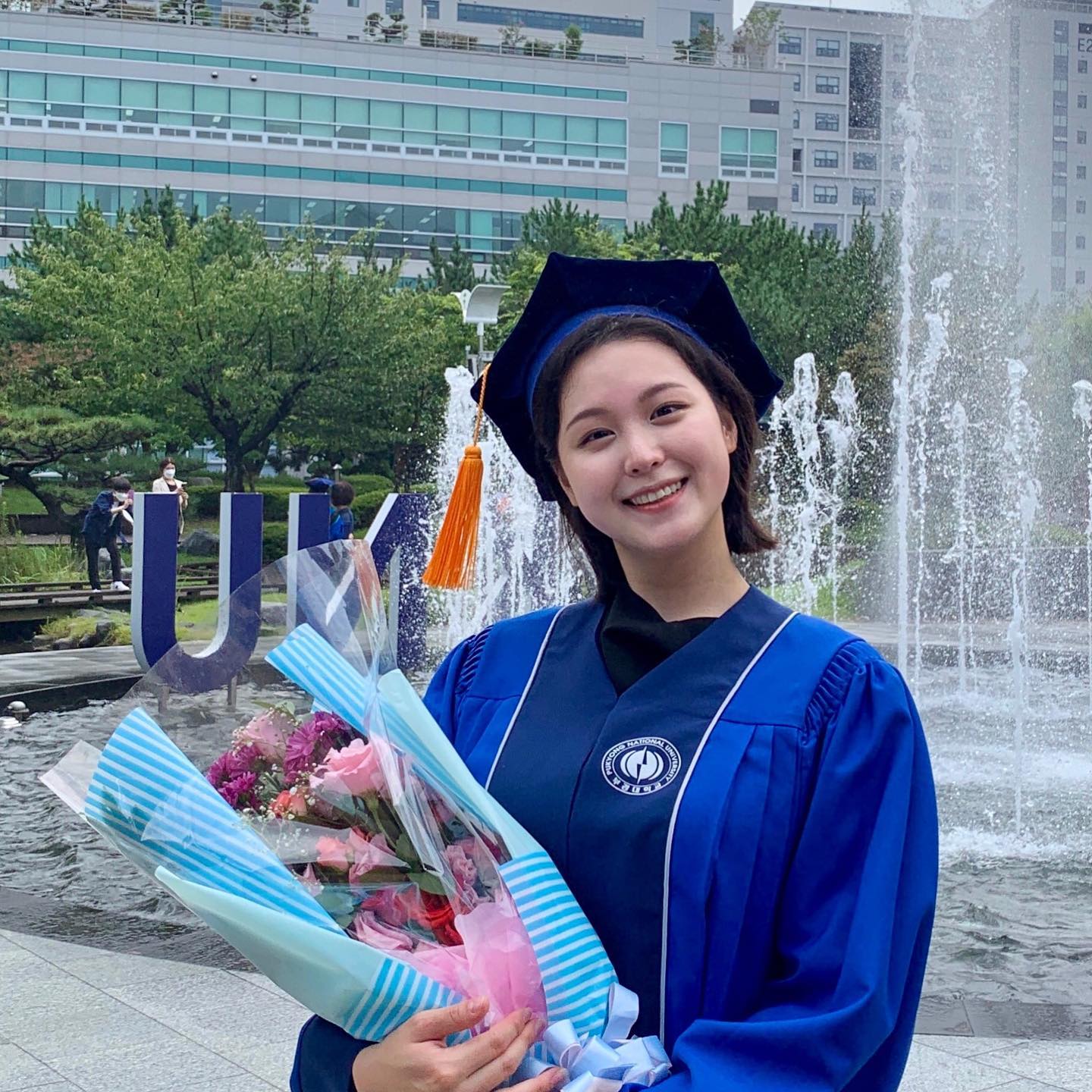 축하해 주신 모든 분들 정말 감사합니다 :)