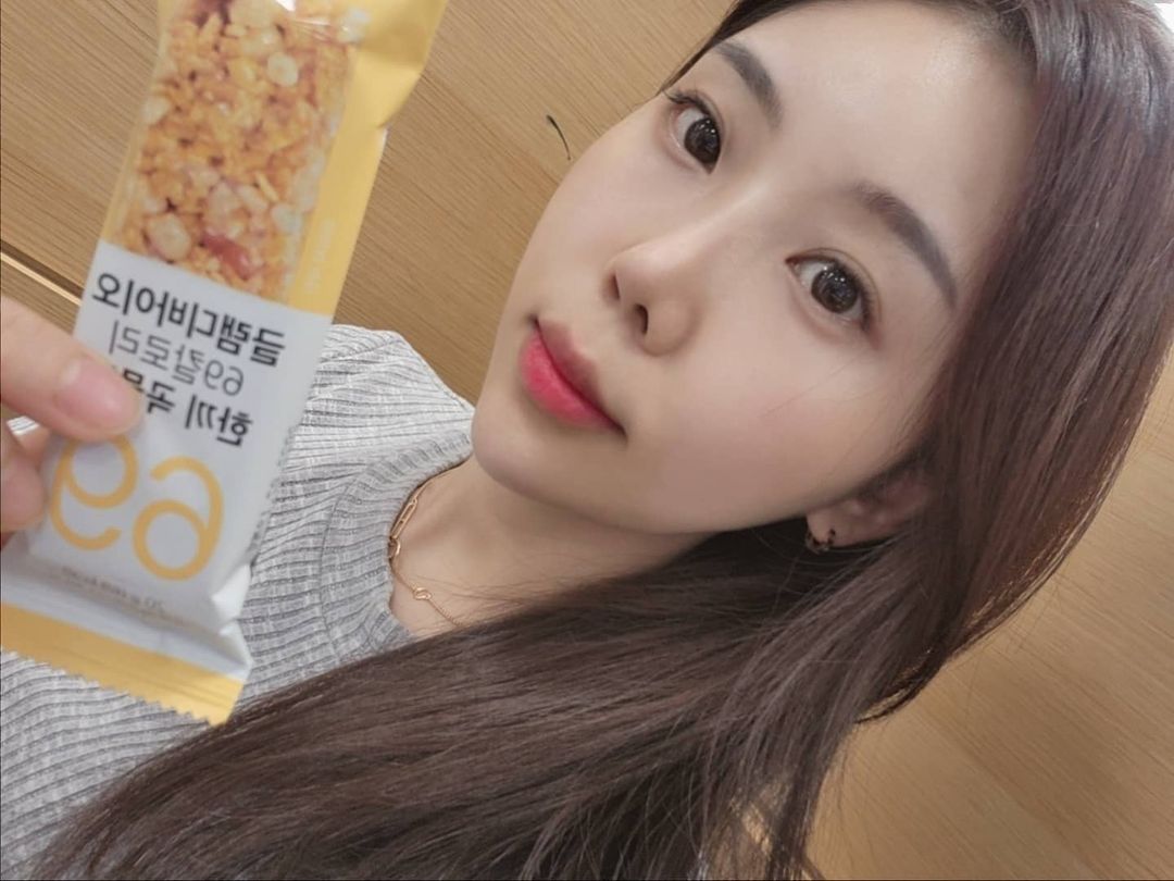🙏🏻🙏🏻🙏🏻 (@_____nahyeon) posted on Instagram: “#협찬#글램디바이오#glamdmbio#글램디#glamd#69칼로리한끼곡물바#다이어트간식#건강간식#식단관리#아침대용#한끼대용#곡물바#견과바#견과류바#A