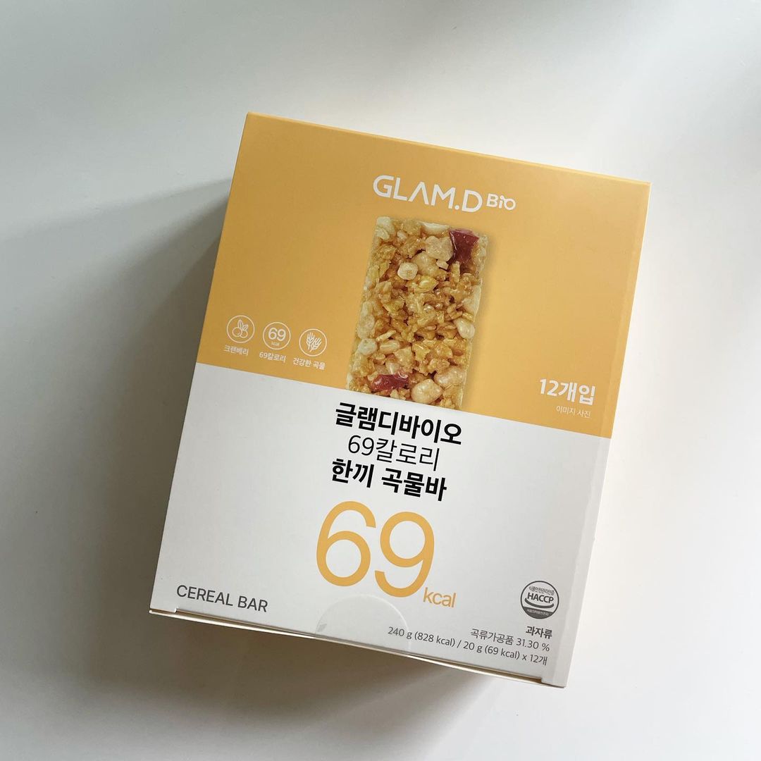 최유민 on Instagram: “#협찬#글램디바이오 간단하게 아침에도 식단관리 ☺️ - - #glamdmbio#글램디#glamd#69칼로리한끼곡물바#다이어트간식#건강간식#식단관리#아침대용#한끼대용#곡물바#견과바#
