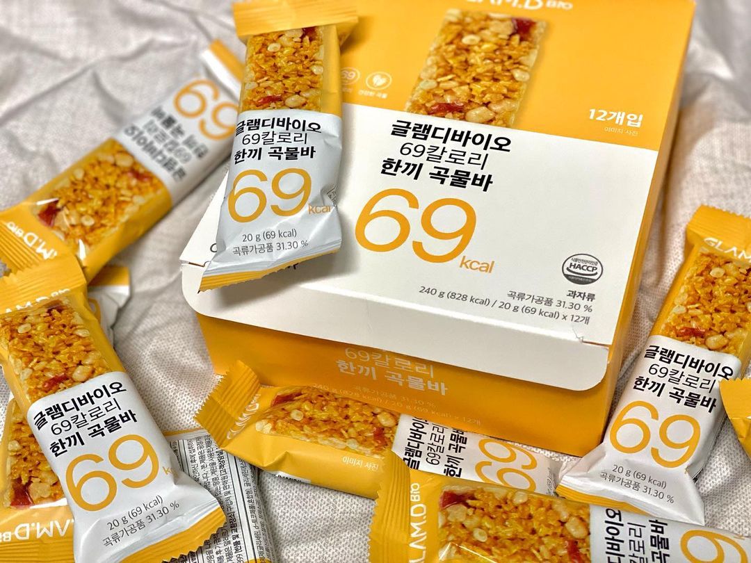 @yyw0oyy’s Instagram profile post: “[#협찬 ] [#글램디바이오 ] 퇴근하고 바로 공치러 가는 탓에 저녁도 제대로 못 챙겨 먹는 나에게 딱 맞는 곡물바 💛부담 없는 칼로리, 칼로리 걱정 없는 69 kcal