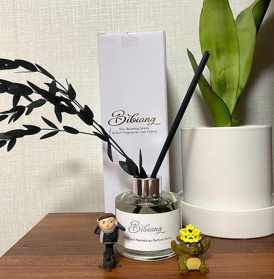 영이 よみ on Instagram: “#협찬 비비앙 천연디퓨저🌿 비비앙은 모든 향을 직접 블렌딩 및 개발하고, 수백번의 테스트를 통해 최고의 향기들을 만들어요💚 그리고 비비앙의 향들은 엄