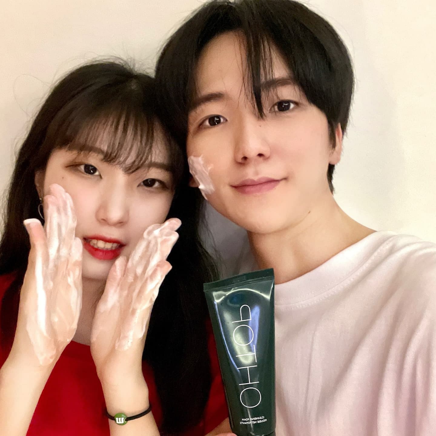 #광고 이지만 솔직한 후기💚
👉 ohtop_official 👈 

🌿요즘 남자친구 피부가 많이 안좋아졌는데 #오탑클렌징폼 은 자극이 적어서 요즘 자주 사용하고 있습니다!💚 

🌿꼼꼼한 클렌징이 가능하고 1차 세안 후 클렌징 폼을 통해 부드러운 쉐이빙도 가능해서 더 좋았습니다!💚 

🌿성분뿐만 아니라 향 또한 무척 좋아서 세안 다 하고 나서 남는 잔향이 좋아 남자친구 선물로 완전 추천드려용🥰 

📍자세한 사항은 ohtop_official 많이 방문해주세요!💚💚💚 

#협찬#오탑#OHTOP#남성화장품#남자화장품
#남자친구선물#남자클렌징폼#올인원클렌징폼
#퍼퓸클렌징폼 #그루밍 #남성클렌징 #남친선물 #뷰티스타그램