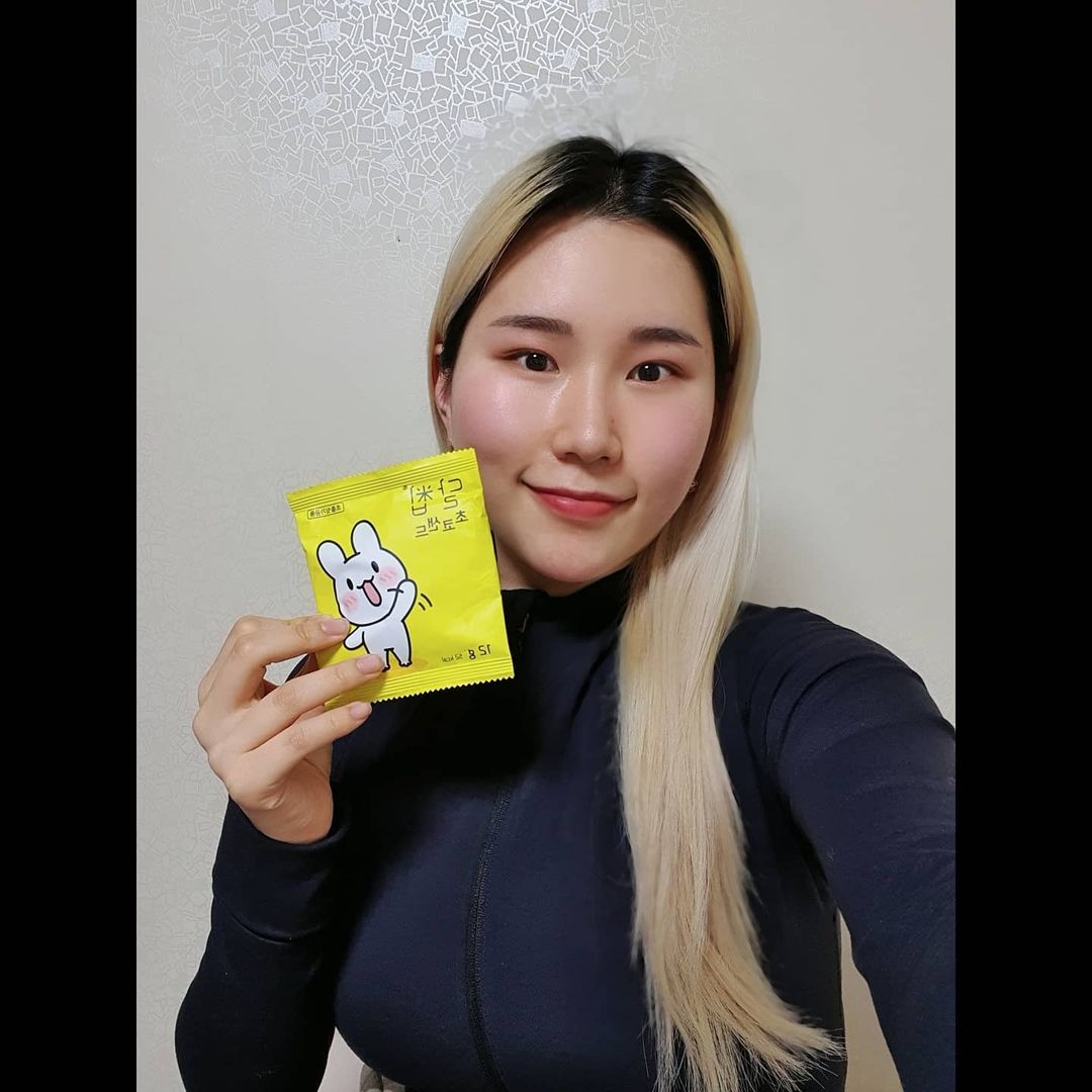 217 Likes, 8 Comments - 유청 (@yu.cheong_2) on Instagram: “#협찬 @natureoda #달칩 #초코과자 - 유기농쌀로 만든 바삭바삭한 라이스칩 사이에는 초코가 들어있는데 씹을 때 바삭함하고 고소하기도 하니 어른이나 아이 모두 다 좋아할…”