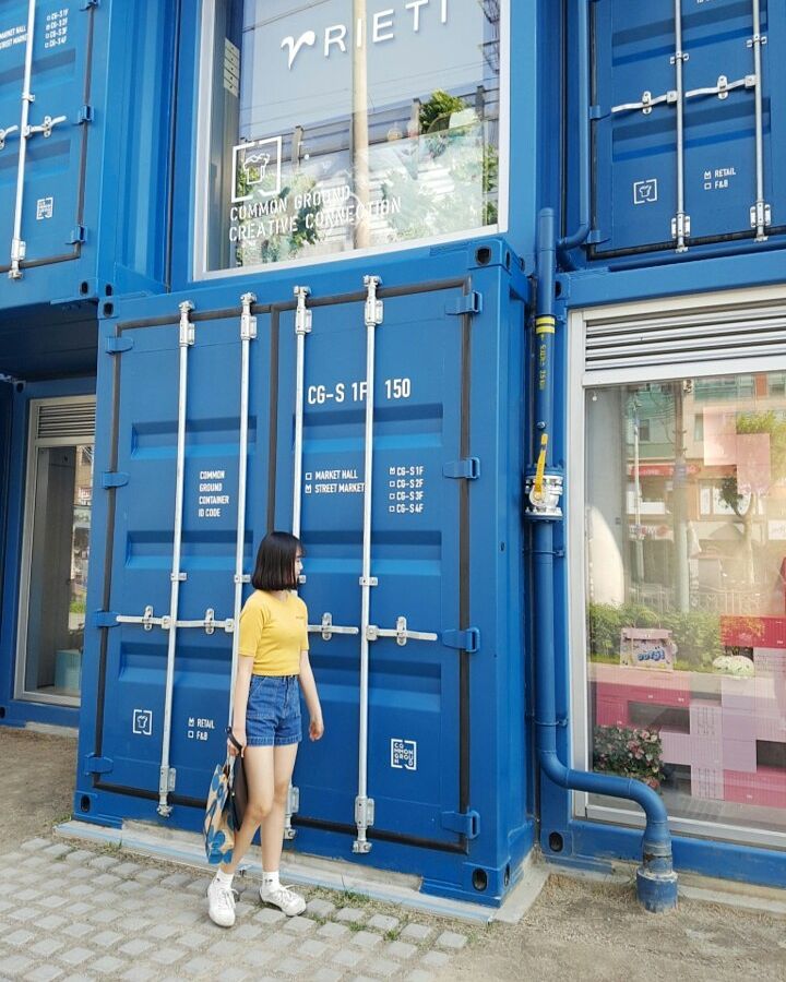 시니’s Instagram profile post: “#심플와이 #청반바지 #SIMPLE_Y #pizza #크롭티”