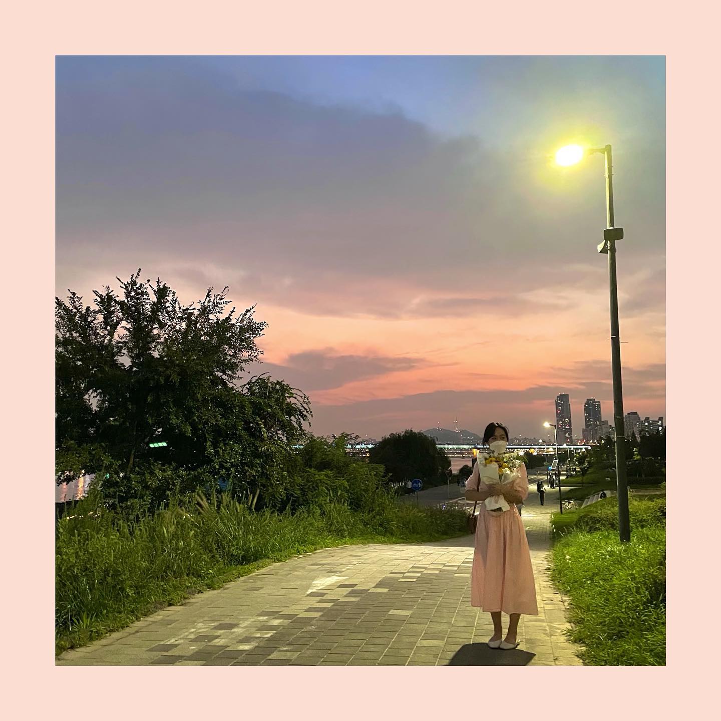 행복했던 생일 주간❤️
이런 과분한 사랑을 내가 받아도 되나 싶을 정도로 행복했던 생일!!!😍
늘 베풀고 살게요!!
축하해주셔서 감사합니당~!!!😚
.
.
.
.
#생일#탄신일#축하#마이벌스데이#해피벌스데이#투미#파티#생일파티#선물#서울다이닝#뚝섬#HBD#mybirthday#happybirthday#party#birthdayparty#🎁#🎉#🎂
