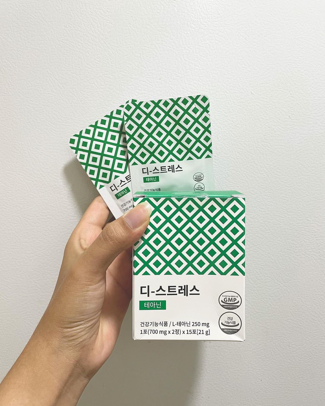 김가은 맞팔해요🥰 칼맞팔 소통💖 on Instagram: “💚[원퍼센트] 디스트레스 스트레스 완화 건강기능식품💚 - 스트레스 완화에 좋은 제품이에요. ✔️일과 공부를 병행하시거나 ✔️육아를