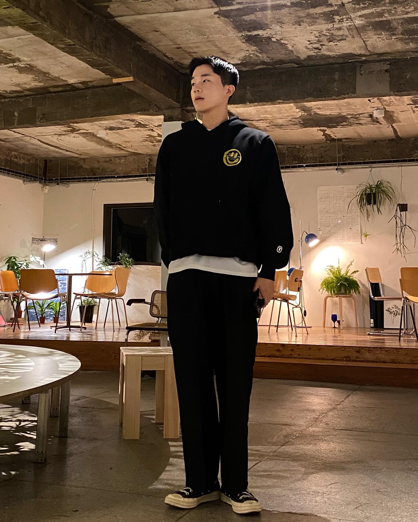 빡빡이🧑🏻‍🦲

#이스트쿤스트 #istkunst #후드티 #ad 
istkunst_official