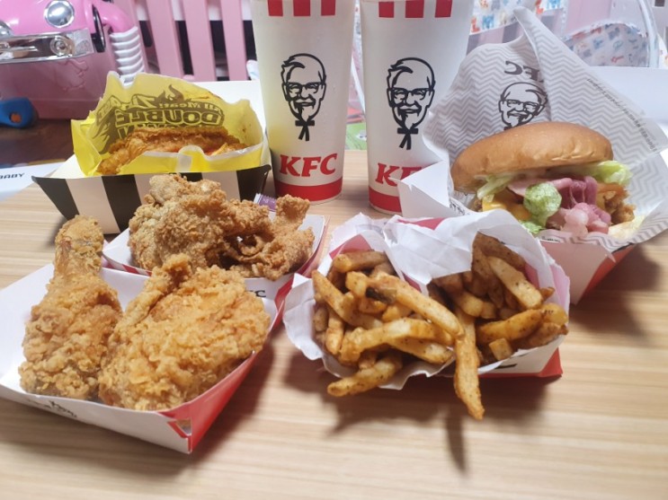<KFC>징거더블다운박스&블랙라벨폴인치즈박스&닭껍질튀김