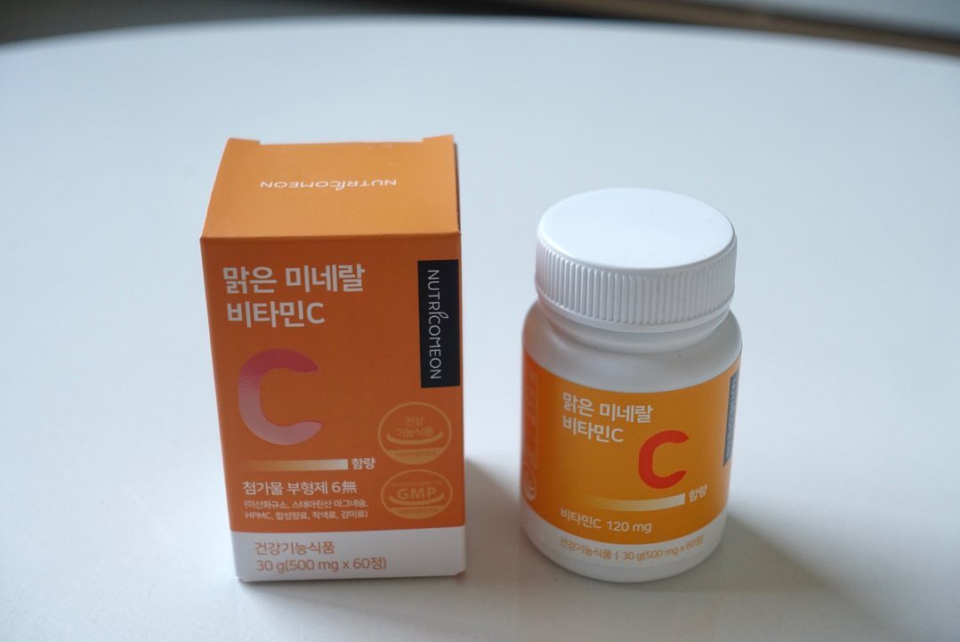 #협찬 #뉴트리커먼
몸과 피부 건강에 필수! 
#비타민C 요즘 간편하게 하루 한알로 챙기는중 💕
#인디안구스베리 비타민C 함량높은 열매 축출물이 
300mg함유 되어있는 #뉴트리커먼비타민C ✨
식물에서 얻은 건강한 원료라고하니 더 안심이든당 ㅎ 
거기다 가성비까지 좋은 #뉴트리커먼비타민 ❣️
피부와 몸건강을 위해 매일매일 하루한알챙기는중 ㅎ 🤩
.
.
.
.
.
.
nutricomeon
.
.
#비타민추천 #비타민 #비타민C영양제  #인디안구스베리비타민C #항산화비타민