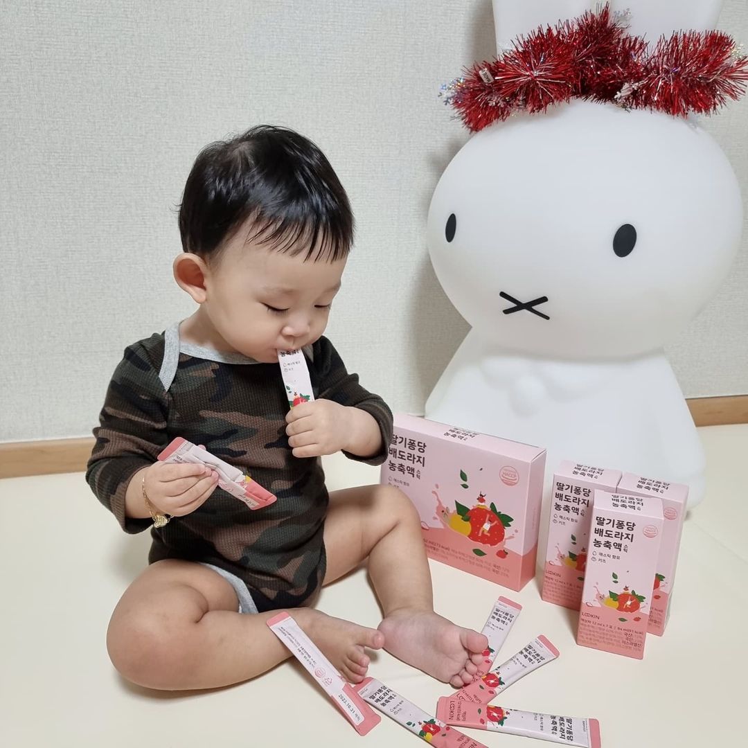 ᴀᴄᴄᴏᴜɴᴛ ʀᴜɴ ʙʏ ᴍᴏᴍ シ︎ on Instagram: “#제품협찬 #딸기퐁당배도라지 태어났을때부터 기관지가 약해서 더 신경을 써주고 있는 서율이에요 🤍 배도라지즙도 먹여보고 배도 갈아