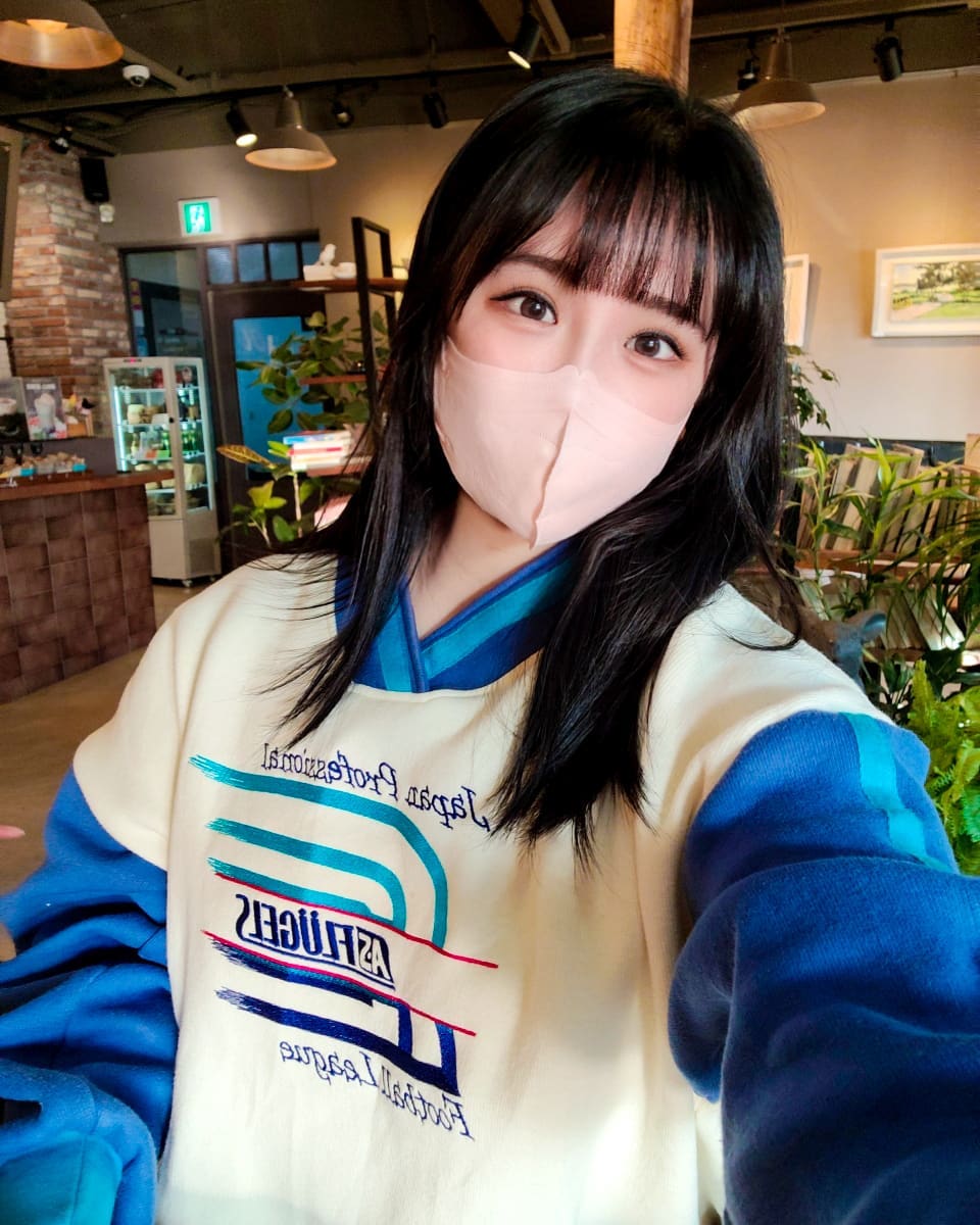 이제 정말 겨울인가보다 ❄🌨
올 겨울은 또 얼마나 더 추울지 벌써부터 걱정
감기안걸리게 조심 또 조심 😷